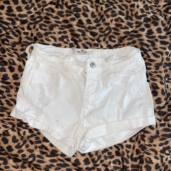 Hollister Pants - White Hollister high waisted shorts